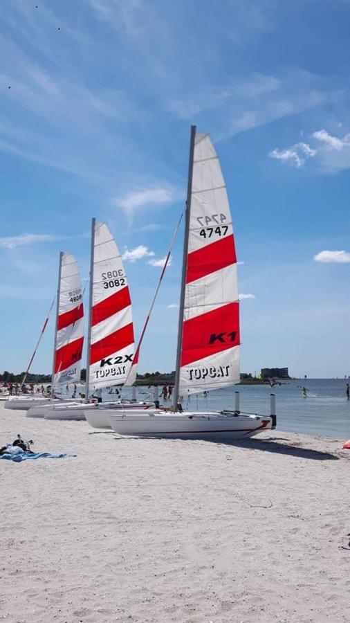Stijlvol Appartement Op Strand Makkum Bagian luar foto