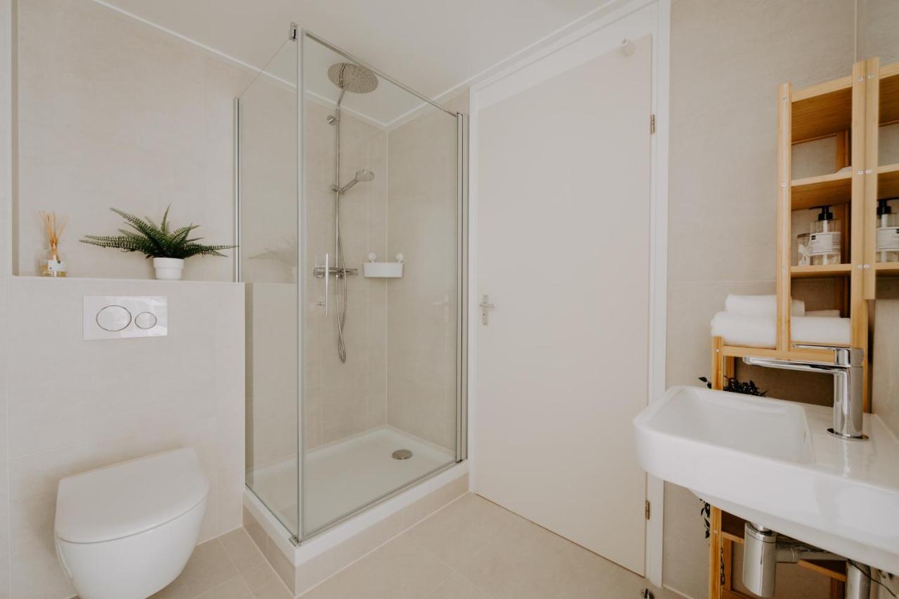 Stijlvol Appartement Op Strand Makkum Bagian luar foto
